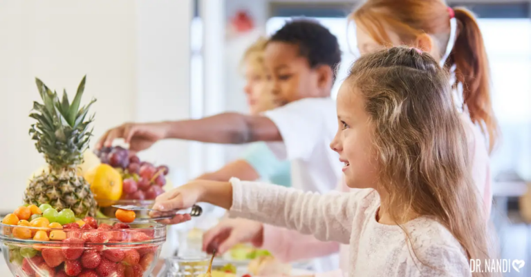 Here’s how to help your kids eat a healthy school lunch