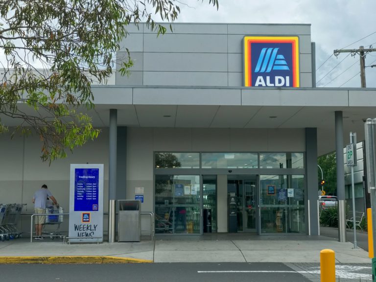 Aldi Eliminates Plastic Shopping Bags: Setting a New Standard for Sustainability
