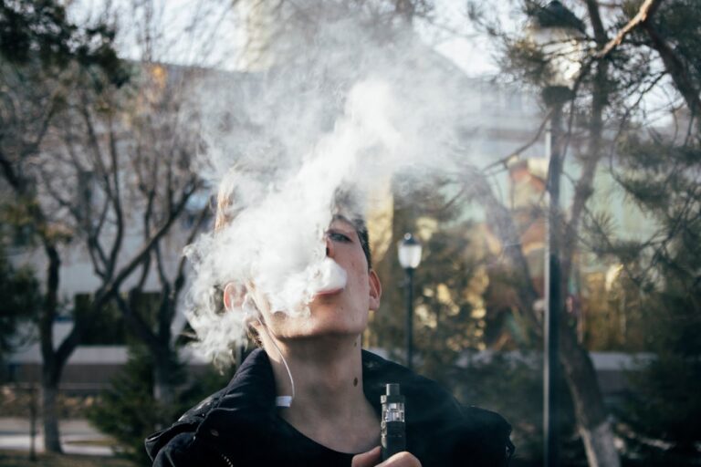 Teen’s Vaping Sends Him to ICU After Coughing Blood: Doctors Reveal Shocking Lung Damage
