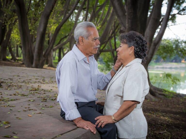 9 Daily Habits That Keep Couples Connected Forever