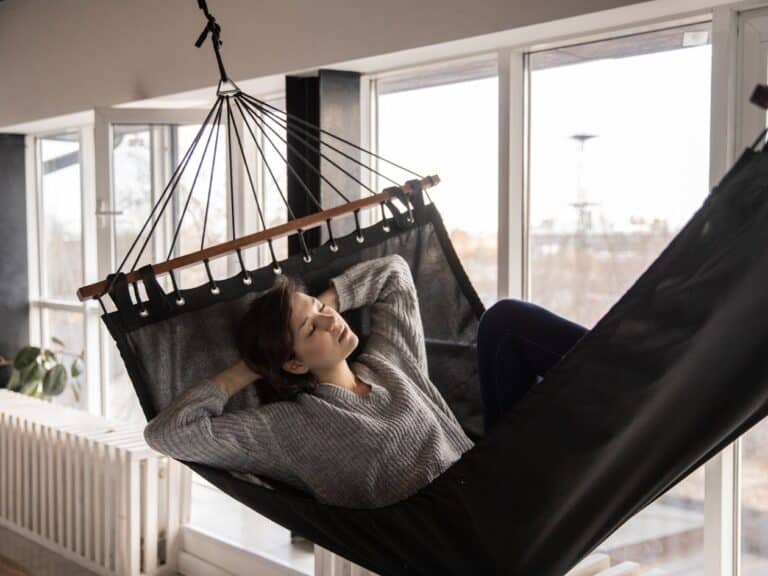 Short Naps That Reach Deep Sleep Dramatically Boost Problem-Solving — This Is How They Spark Creative Insight