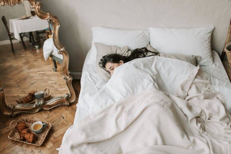 The Weekend Sleep Habit Linked to a 20% Drop in Heart Disease