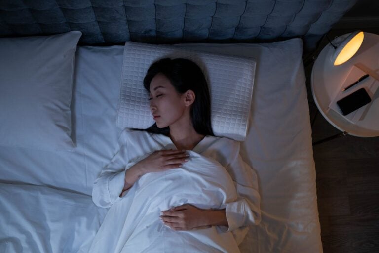 Why Women Really Need More Sleep Than Men — And What Science Reveals About Their Brains