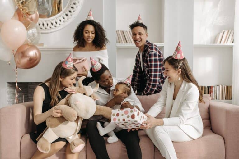 Your Social Circle Physically Rewires Your Brain’s Stress Response, Here’s How