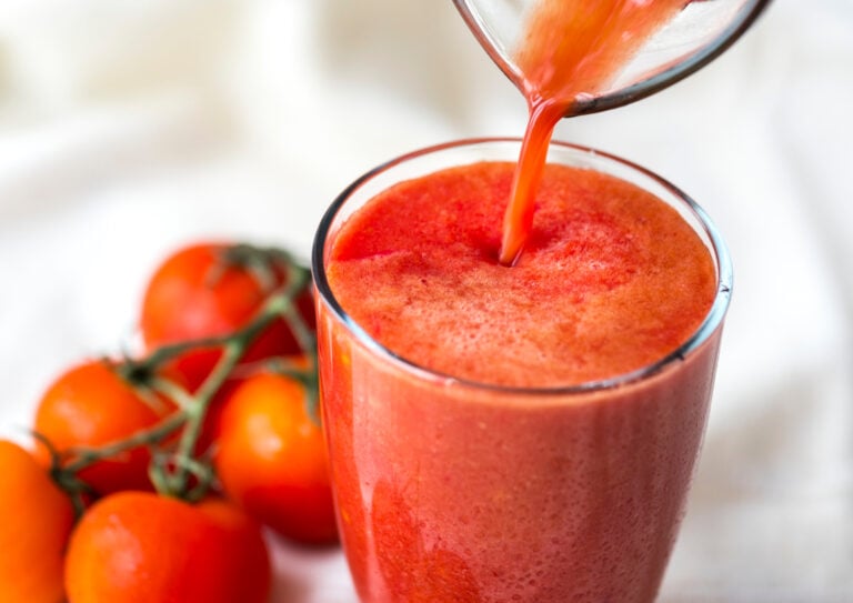 Daily Tomato Paste Linked to Sharper Focus and Changes in Brain Scans