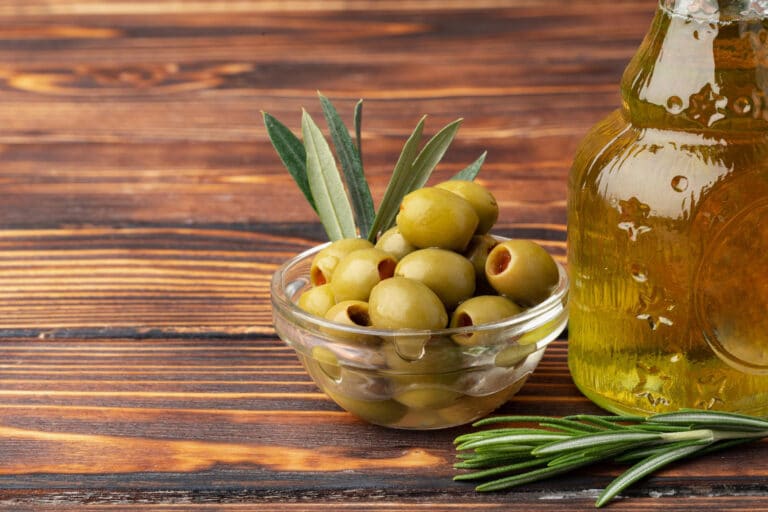 Olive Oil Before Carbs Lowered Blood Sugar Spikes in Mice, Study Finds